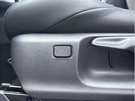 Toyota Corolla (2025) thumbnail 8