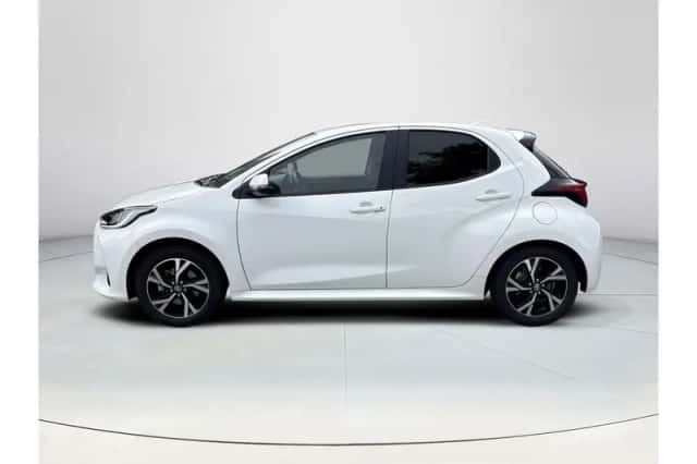 Toyota Yaris (2024) thumbnail 2