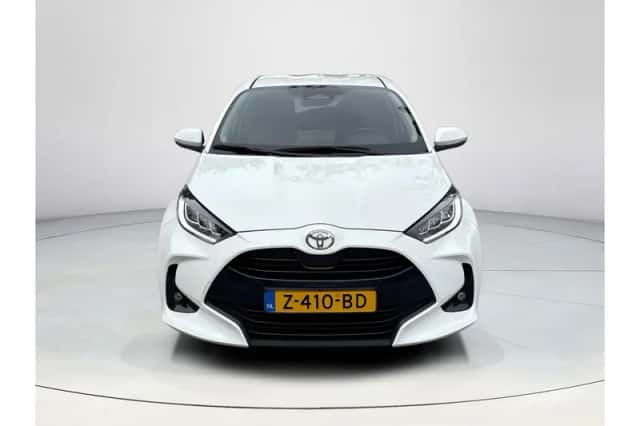 Toyota Yaris (2024) thumbnail 4