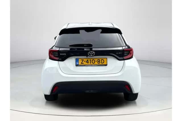 Toyota Yaris (2024) thumbnail 5