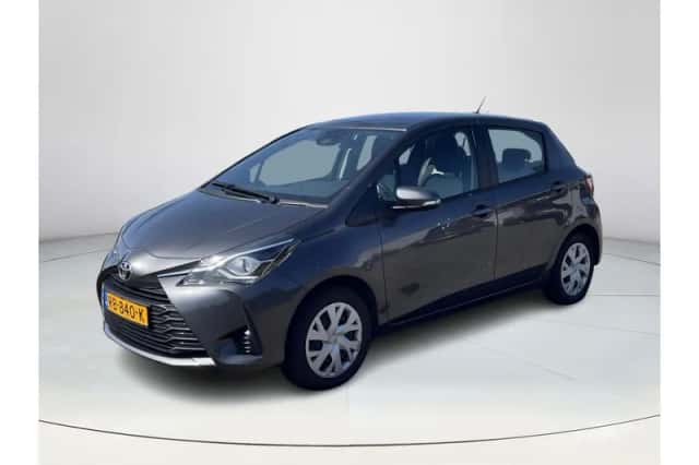 Toyota Yaris (2017) thumbnail 1