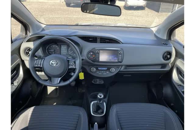 Toyota Yaris (2017) thumbnail 6