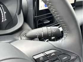 Toyota Yaris Cross (2025) thumbnail 15