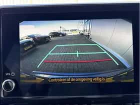 Toyota C-HR (2023) thumbnail 12