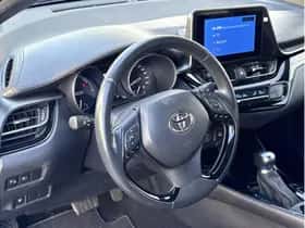 Toyota C-HR (2023) thumbnail 14