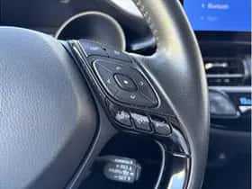 Toyota C-HR (2023) thumbnail 16