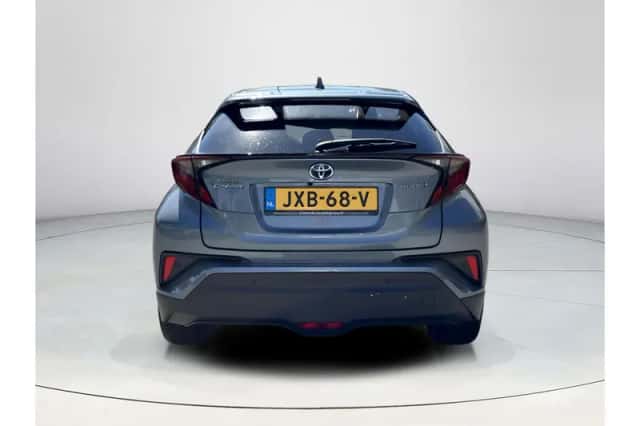 Toyota C-HR (2023) thumbnail 5