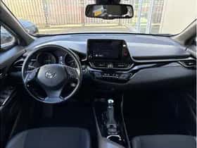 Toyota C-HR (2023) thumbnail 6