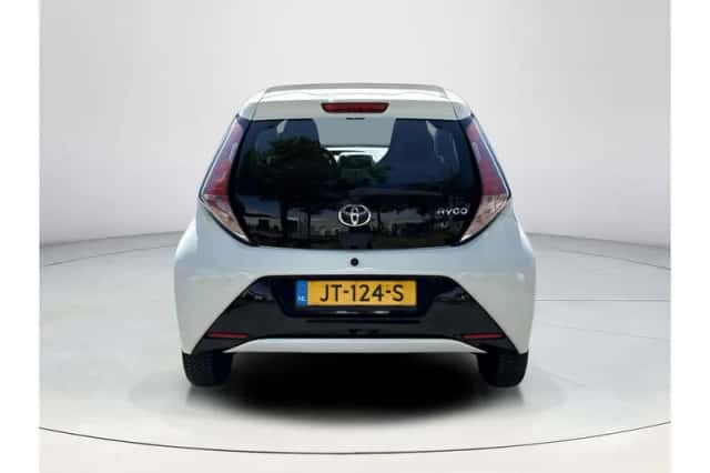 Toyota Aygo (2016) thumbnail 4