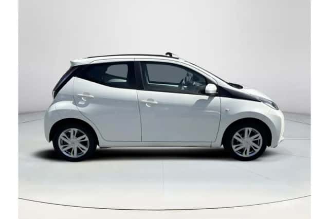 Toyota Aygo (2016) thumbnail 6