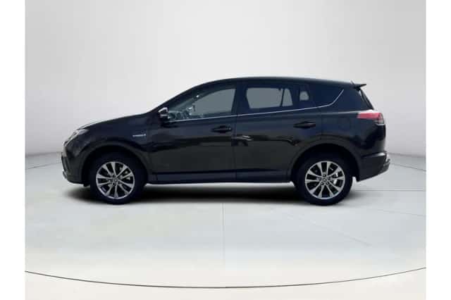 Toyota RAV4 (2016) thumbnail 2