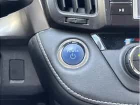 Toyota RAV4 (2016) thumbnail 18