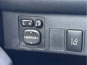 Toyota RAV4 (2016) thumbnail 23
