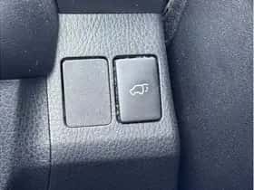 Toyota RAV4 (2016) thumbnail 24