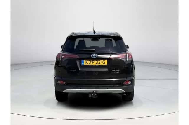 Toyota RAV4 (2016) thumbnail 5