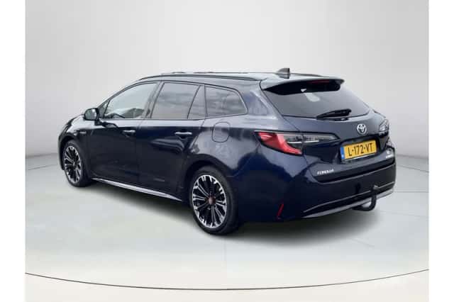 Toyota Corolla (2021) thumbnail 3