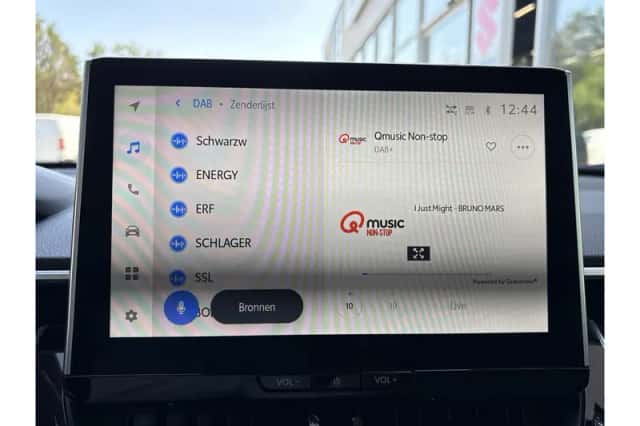 Toyota Corolla (2023) thumbnail 5