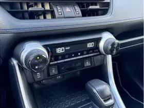 Toyota RAV4 (2023) thumbnail 12