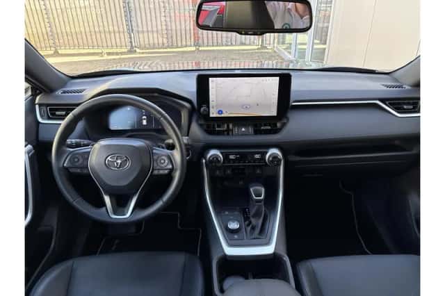 Toyota RAV4 (2023) thumbnail 4