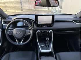 Toyota RAV4 (2023) thumbnail 4