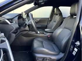 Toyota RAV4 (2023) thumbnail 5