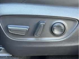 Toyota RAV4 (2023) thumbnail 6