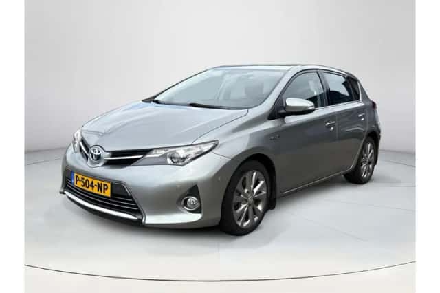 Toyota Auris (2015) thumbnail 1