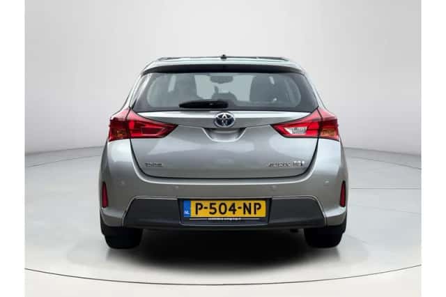 Toyota Auris (2015) thumbnail 5
