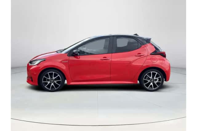 Toyota Yaris (2021) thumbnail 2
