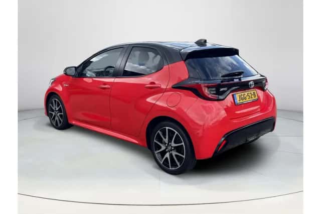 Toyota Yaris (2021) thumbnail 3