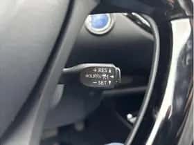 Toyota C-HR (2021) thumbnail 17