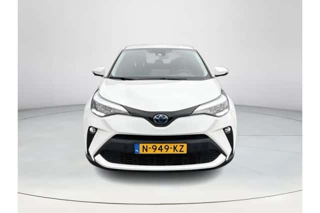 Toyota C-HR (2021) thumbnail 4