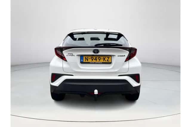 Toyota C-HR (2021) thumbnail 5