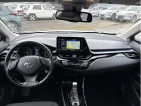 Toyota C-HR (2021) thumbnail 6