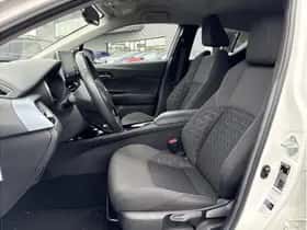 Toyota C-HR (2021) thumbnail 7