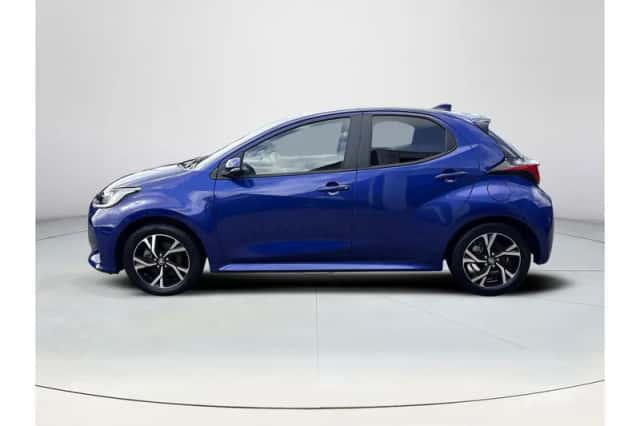 Toyota Yaris (2025) thumbnail 2