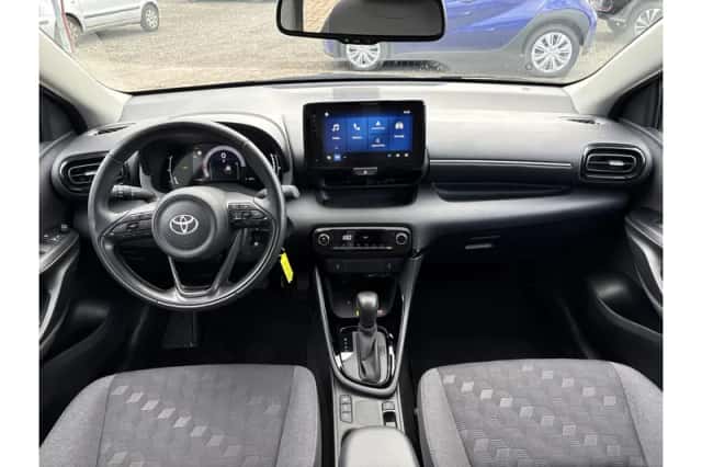 Toyota Yaris (2025) thumbnail 6