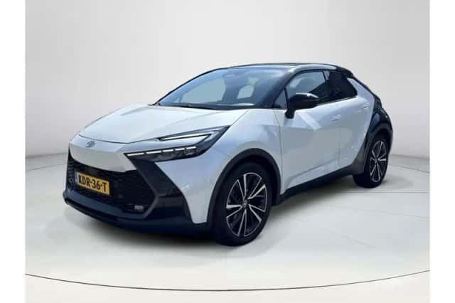 Toyota C-HR (2024) thumbnail 1