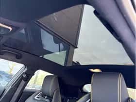 Toyota C-HR (2024) thumbnail 30