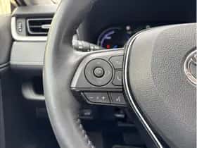 Toyota RAV4 (2021) thumbnail 16