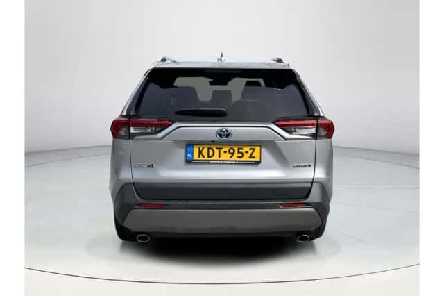 Toyota RAV4 (2021) thumbnail 5