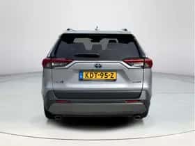 Toyota RAV4 (2021) thumbnail 5