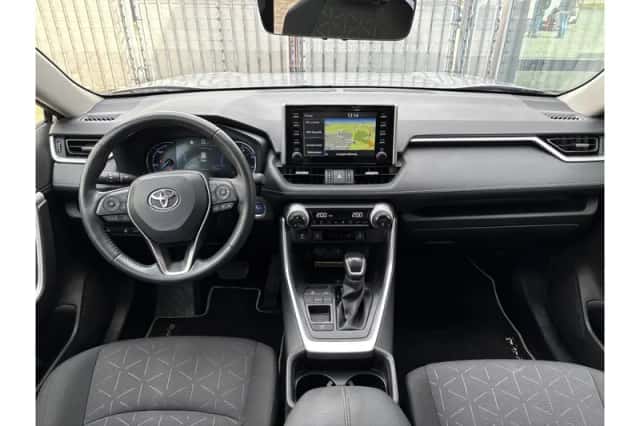 Toyota RAV4 (2021) thumbnail 6