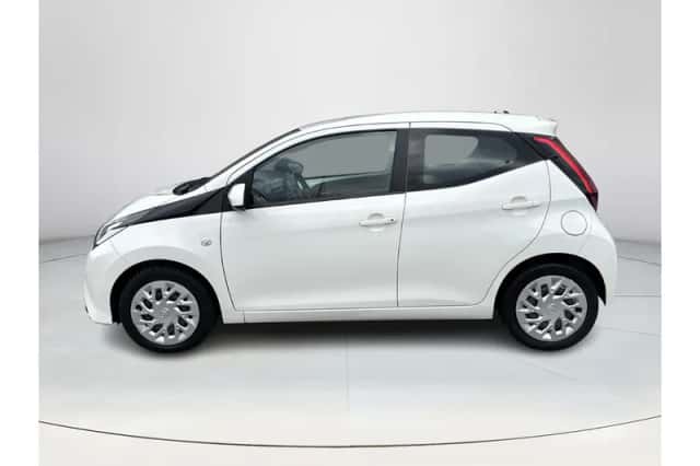 Toyota Aygo (2018) thumbnail 2