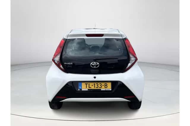 Toyota Aygo (2018) thumbnail 5
