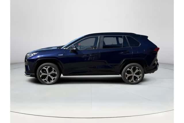 Toyota RAV4 (2022) thumbnail 2