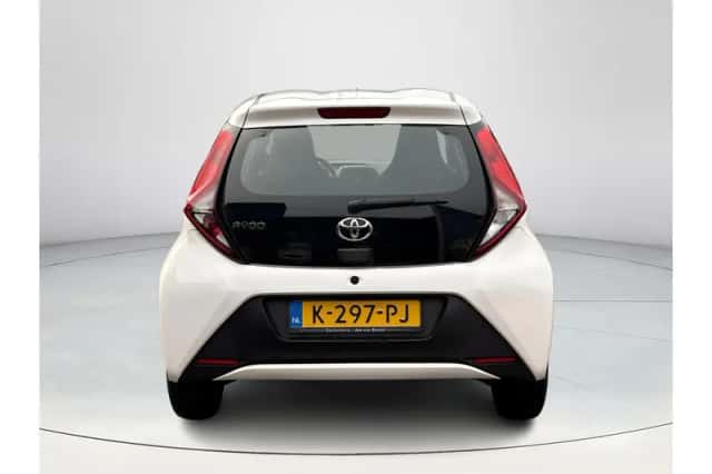 Toyota Aygo (2021) thumbnail 5