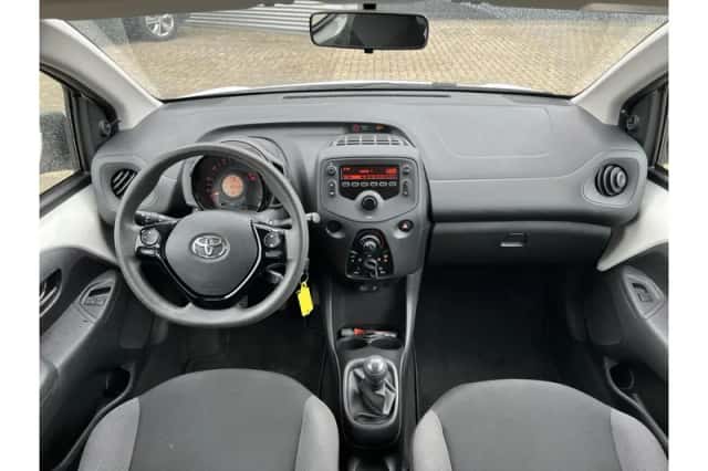 Toyota Aygo (2021) thumbnail 6