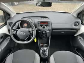 Toyota Aygo (2021) thumbnail 6