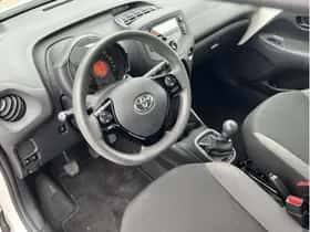 Toyota Aygo (2021) thumbnail 8